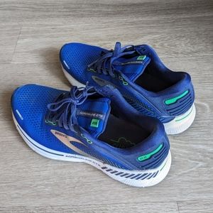 Brooks adrenaline gts 22